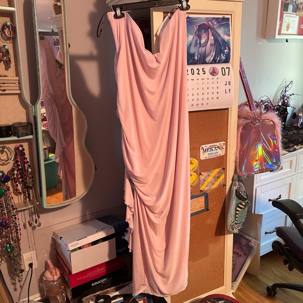 Elegant Pink Draped Gown - Picture 5 of 6